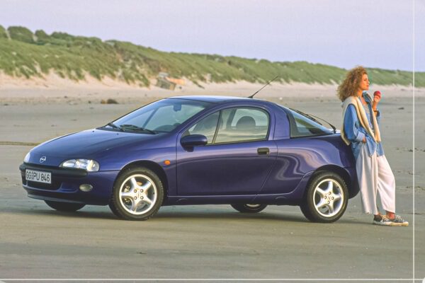 Opel Tigra, 30 anni fa il debutto con tre prototipi