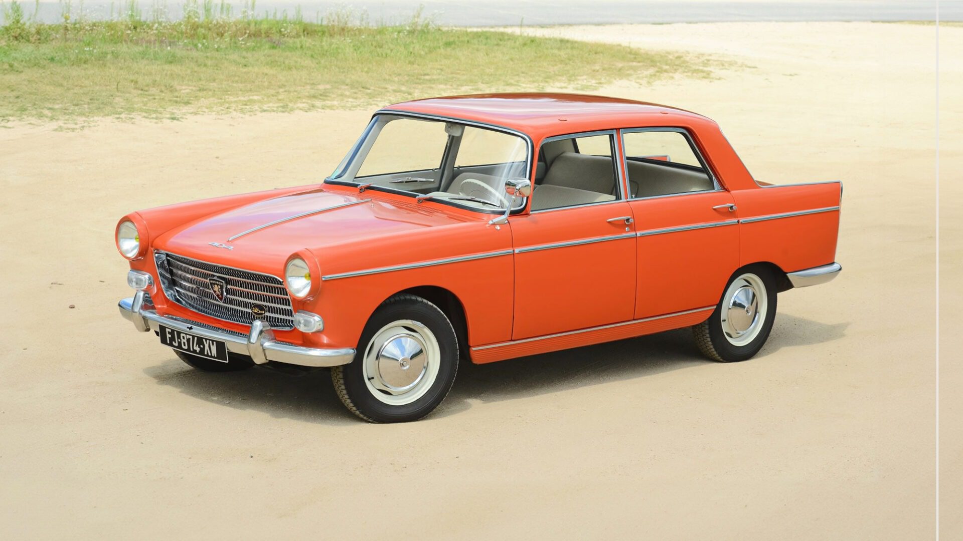 Peugeot 404, la macchina che vestiva arancione 